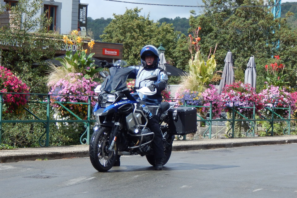 Motorrijbewijspoint Ouderkerk aan de Amstel examengarantie AVB en AVD